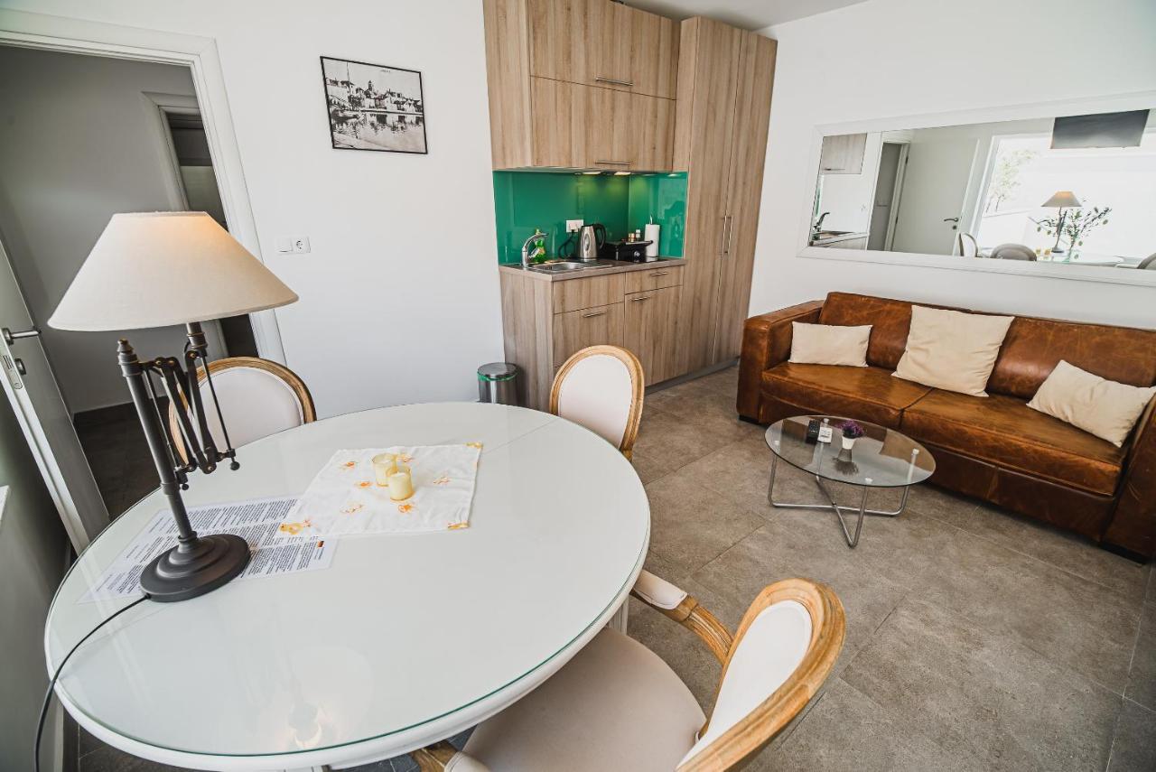 Downtown Luxury Apartments With Hot Tub Vodice Exterior photo