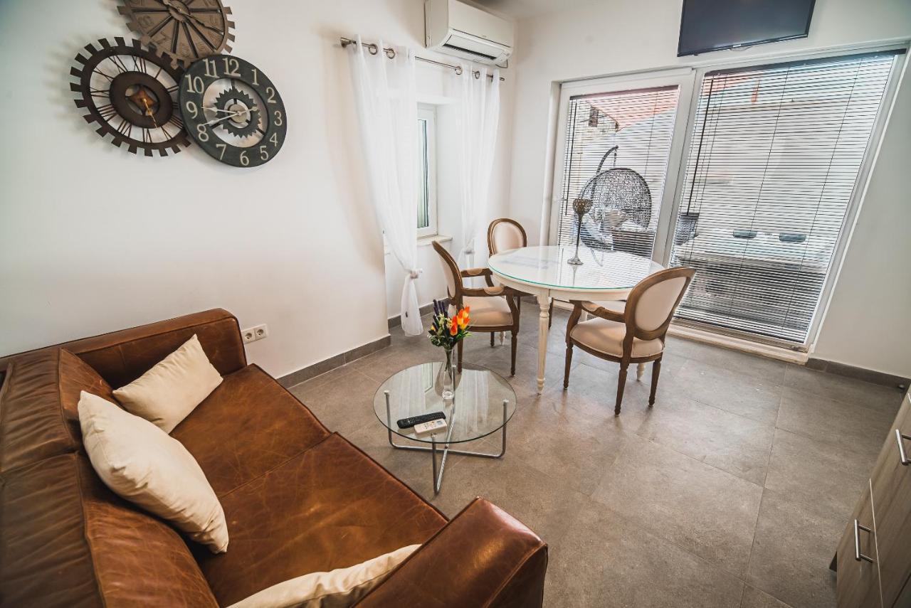 Downtown Luxury Apartments With Hot Tub Vodice Exterior photo