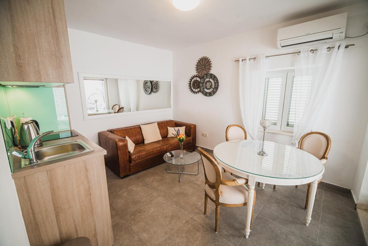 Downtown Luxury Apartments With Hot Tub Vodice Exterior photo