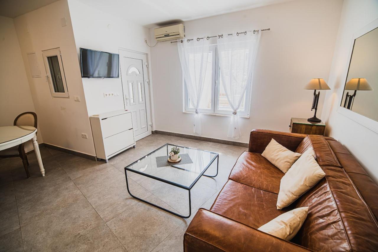 Downtown Luxury Apartments With Hot Tub Vodice Exterior photo