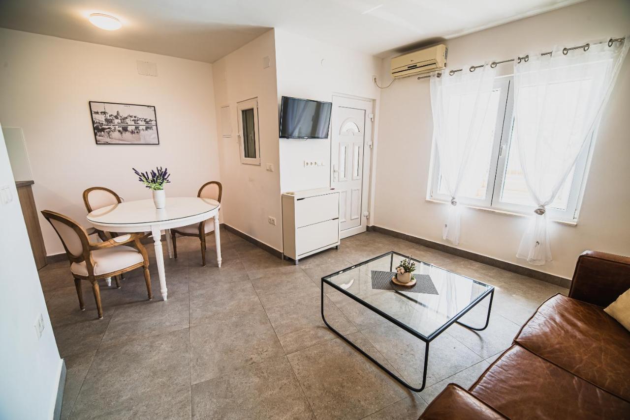 Downtown Luxury Apartments With Hot Tub Vodice Exterior photo