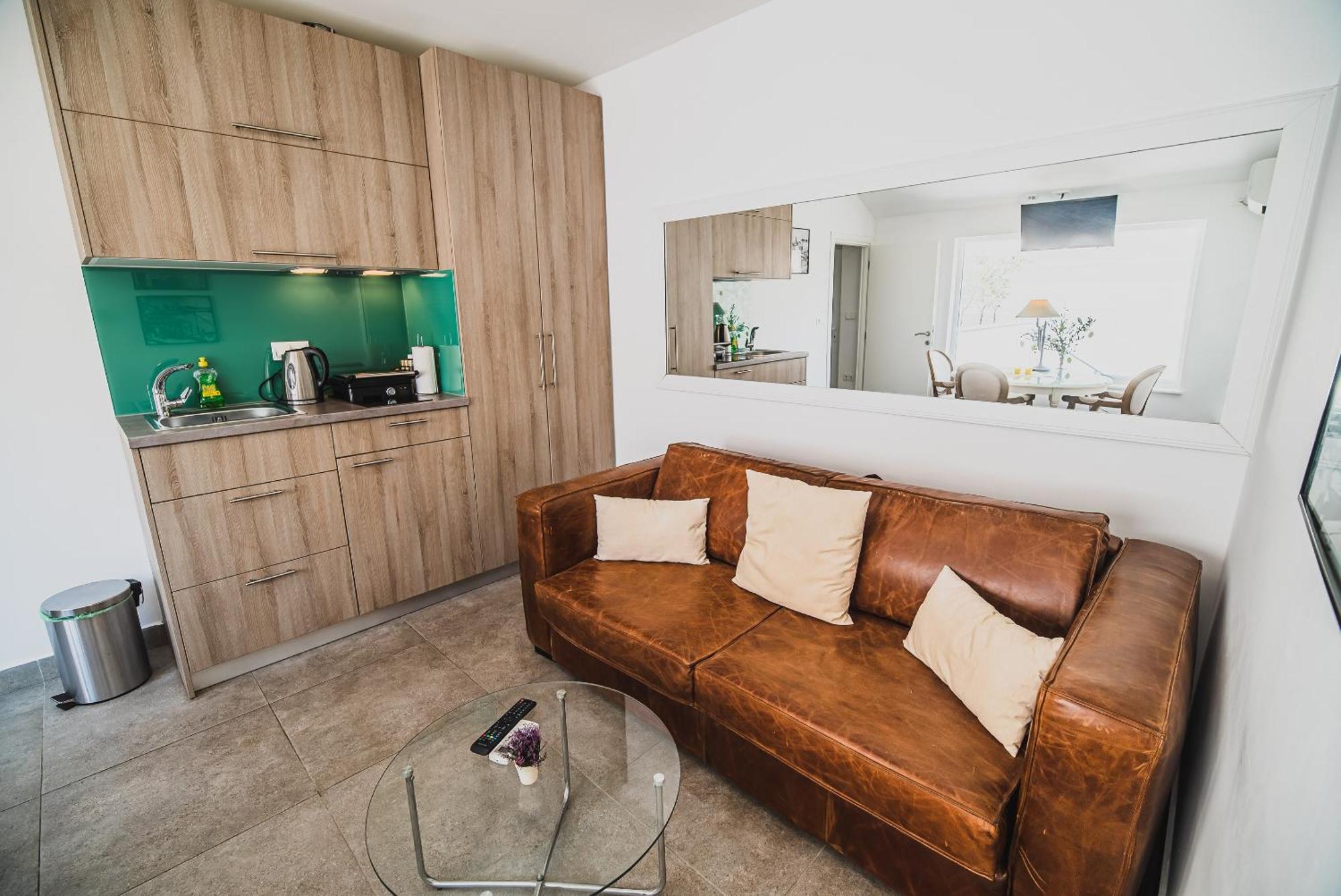 Downtown Luxury Apartments With Hot Tub Vodice Room photo