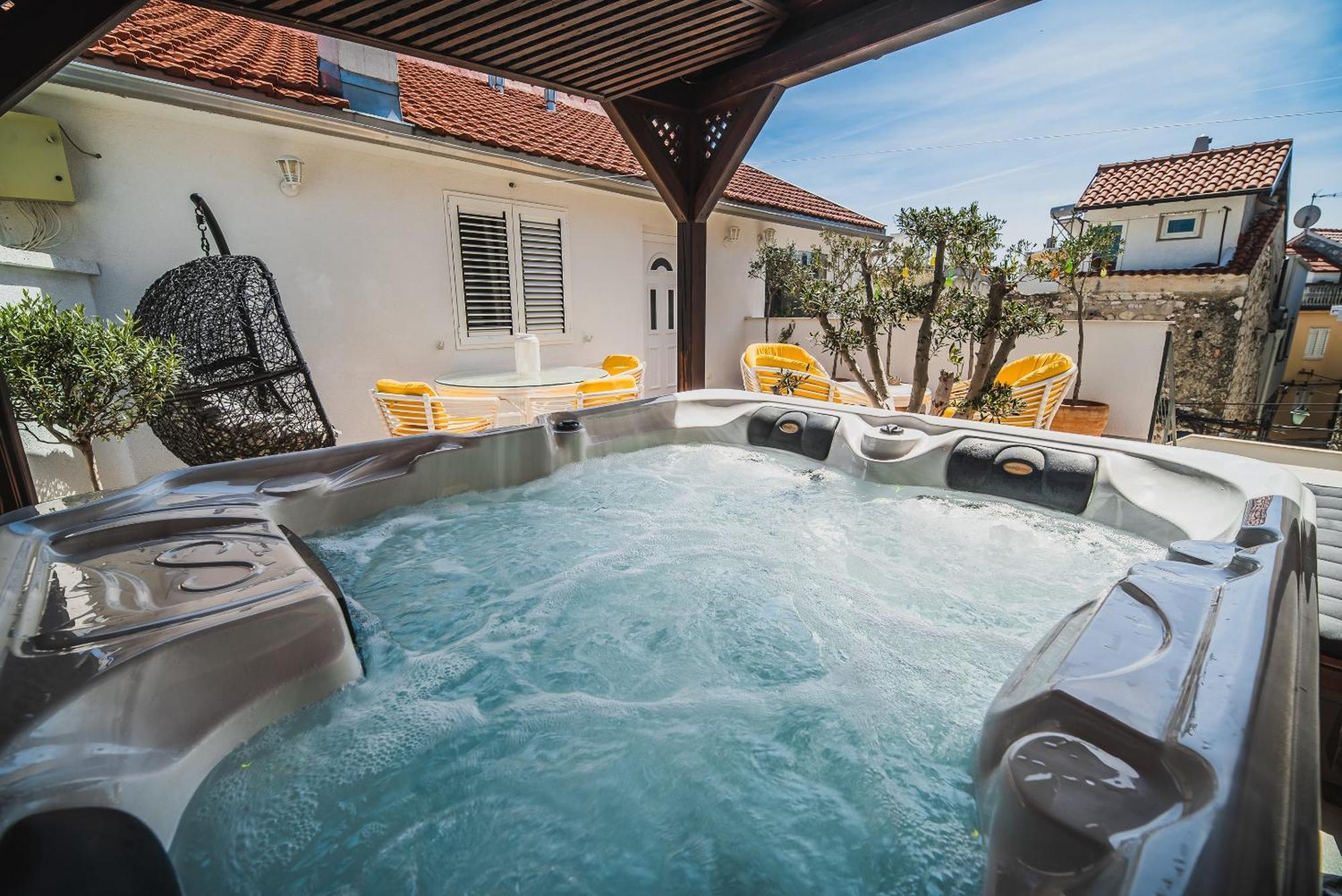 Downtown Luxury Apartments With Hot Tub Vodice Room photo