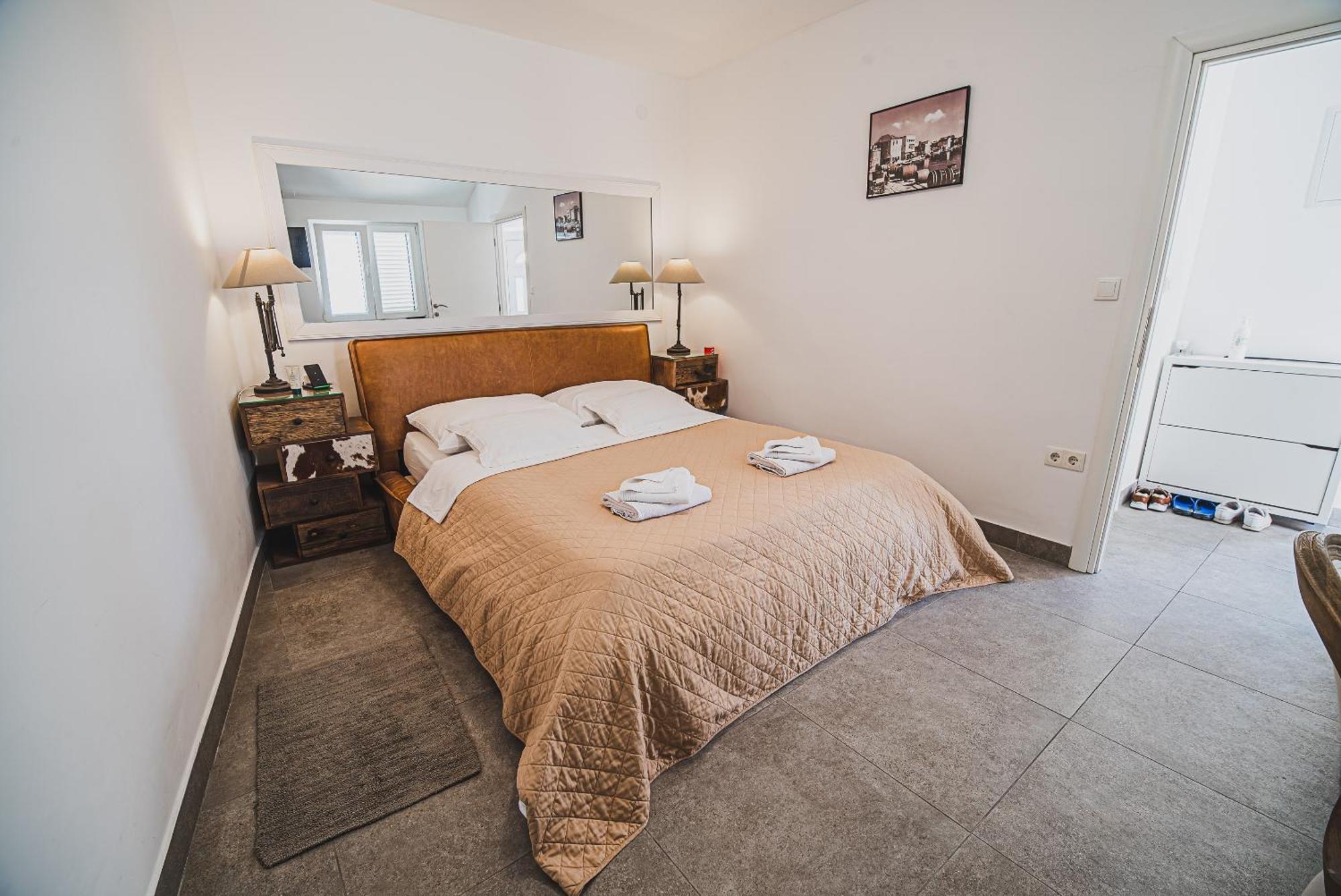 Downtown Luxury Apartments With Hot Tub Vodice Room photo